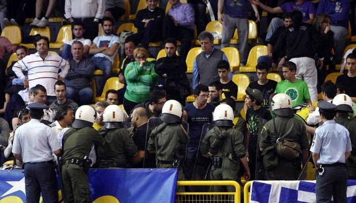 Οργανωμένοι προς Βωβό: “Πλήρωσε!”