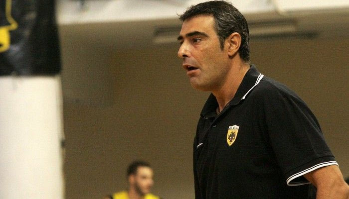 Προς την έξοδο ο Οικονομάκης