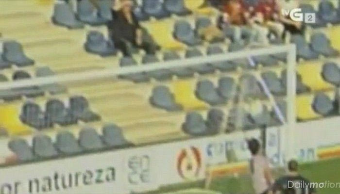 Γκολ που δεν μέτρησε λόγω… τρύπας στα δίχτυα
