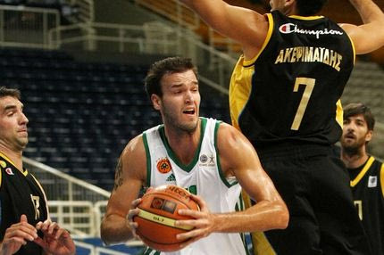 Εκτός 12άδας ο Πατ Καλάθης