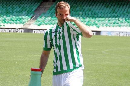 Ο Φαν Ντερ Φάαρτ πήρε 1.6 εκάτ. ευρώ για να μην φοράει κόκκινα!