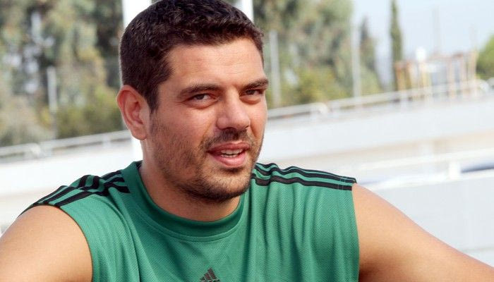 Κάκωση στο γόνατο ο Τσαρτσαρής