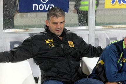 Ντέρμπι της κρίσεως για Τσιώλη και παίκτες