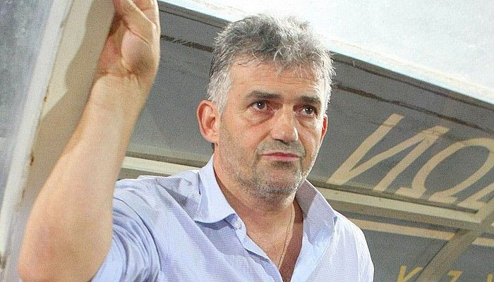 Τσιώλης: “Δεν κάθομαι πάνω σε συμβόλαια”