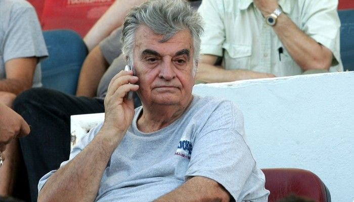 Ή αυτός ή εκείνοι