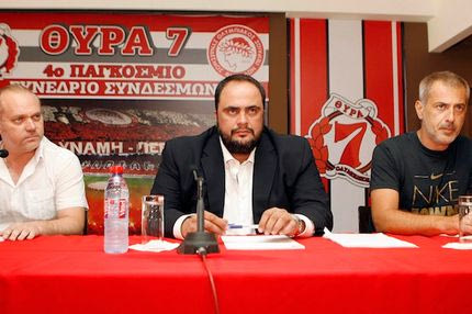 Δεν βοηθάς πρόεδρε…