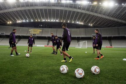 Και στο βάθος ντέρμπι…