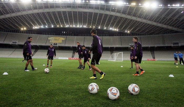 Και στο βάθος ντέρμπι…