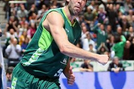 Super θέαμα και το buzzer beater του Μπέρνι