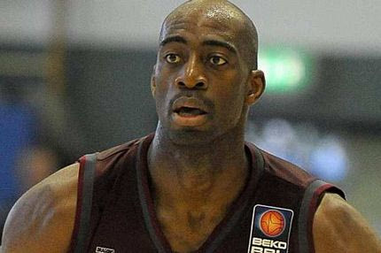 Αποχωρεί για λόγους υγείας ο Μπούμτσε – Μπούμτσε