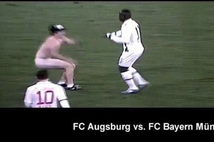 Ολόγυμνος άνδρας εισβάλλει σε γήπεδο