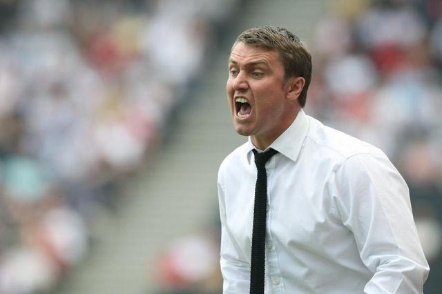 Η Χάντερσφιλντ απειλεί το ρεκόρ της Άρσεναλ