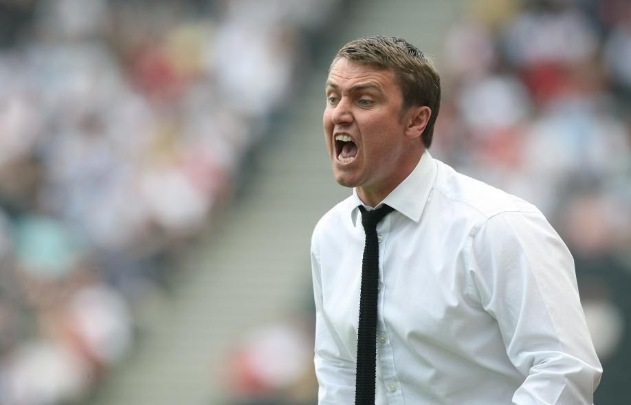 Η Χάντερσφιλντ απειλεί το ρεκόρ της Άρσεναλ