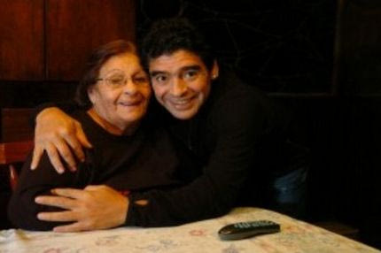 Ο Μαραντόνα δεν πρόλαβε να δει τη μητέρα του τελευταία φορά