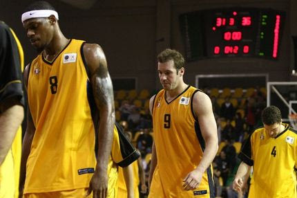 Η αποχή των παικτών καλά κρατεί