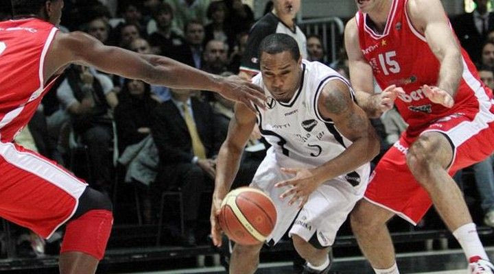 Τέλος το μπάσκετ για ΜακΙντάιρ