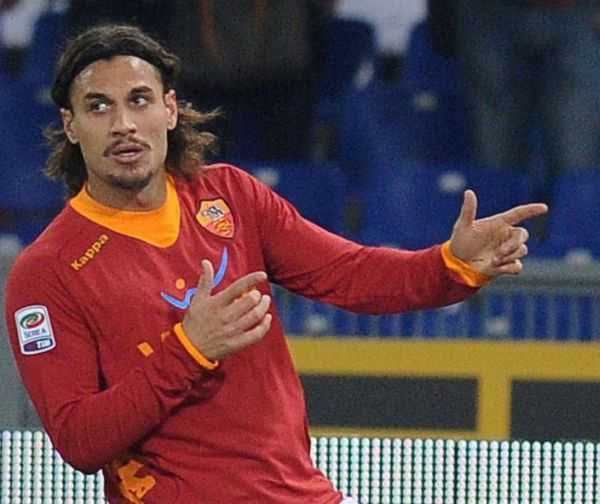 Μπουνιά στον Λαμέλα έριξε ο Οσβάλντο