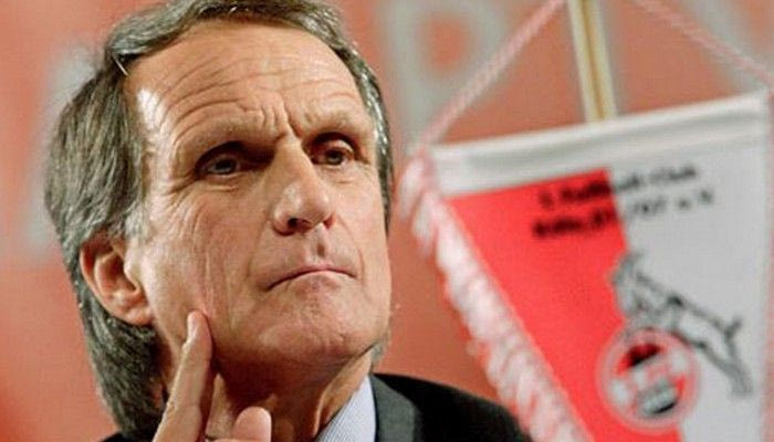 Άφησε την προεδρία ο Όβερατ