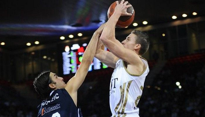 Ρεάλ – Εφές 104-84