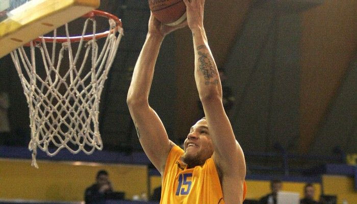 Δέχθηκαν να προπονηθούν Ρόμπι, Σκοτ