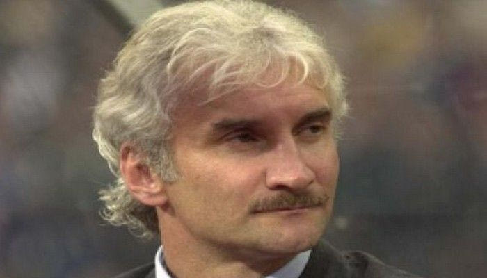 Ανανέωσε για πέντε χρόνια ο Φέλερ