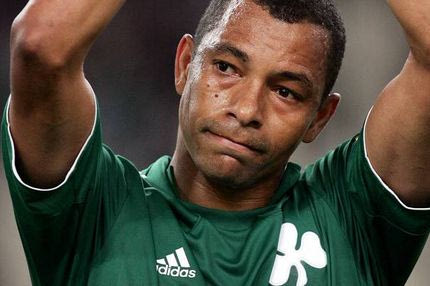 Ο Ζιλμπέρτο με το σορτσάκι του Παναθηναϊκού