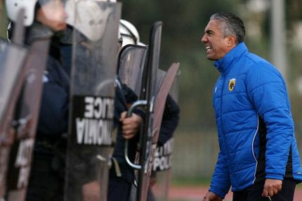 Κωστένογλου: “Πιο δυνατοί του χρόνου”