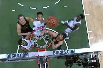 Ξανά στο Top-10 ο Αντετοκούνμπο