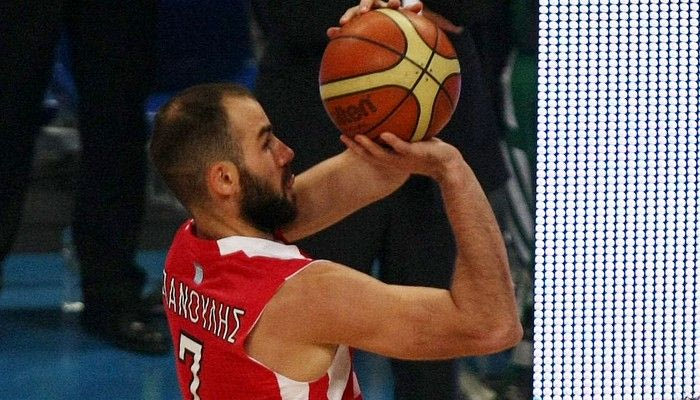 Άρης – Ολυμπιακός 70-71