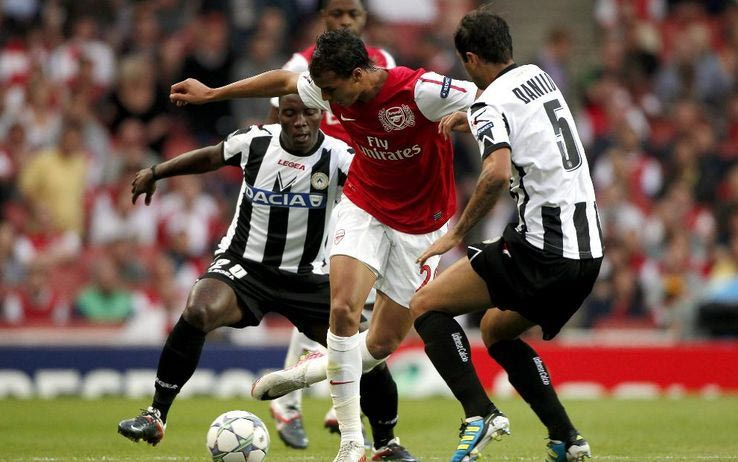 Η πρώτη σφαλιάρα και η… αγγαρεία