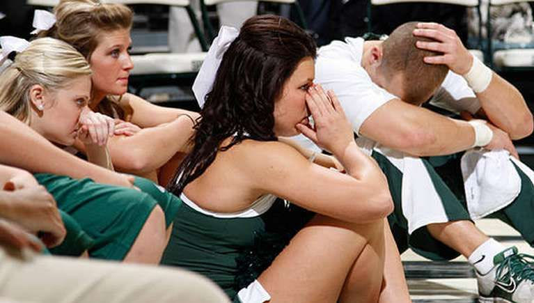 Τρομακτικός τραυματισμός cheerleader