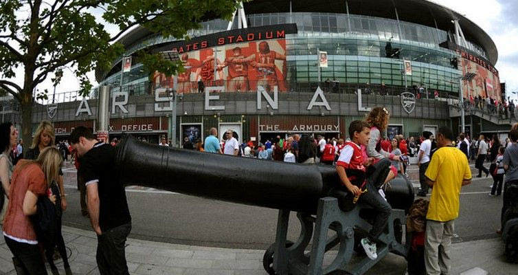 Χριστούγεννα σπίτι τους Άρσεναλ και Γουλβς!