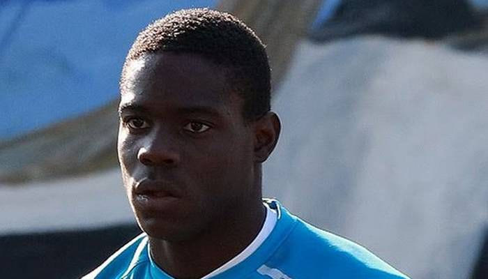 Εξετάζει την απόκτηση του Μπαλοτέλι τζούνιορ