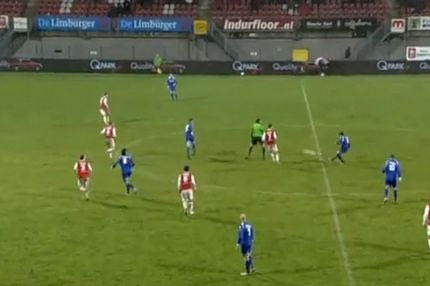 Γκολ πίσω από την σέντρα