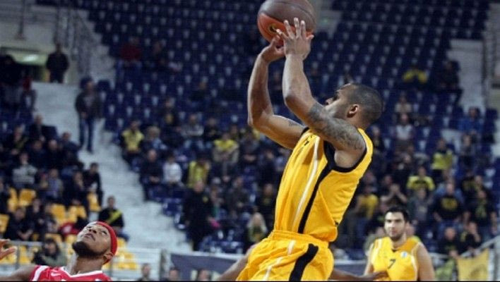 Τζέιμς: “Γουστάρω να παίζω για Άρη και Αλεξανδρή”