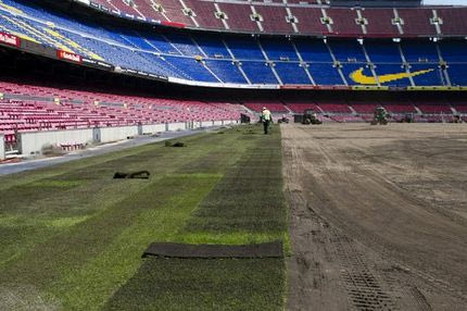 Οι παίκτες απαίτησαν και πέτυχαν αλλαγή χλοοτάπητα στο “Καμπ Νου”