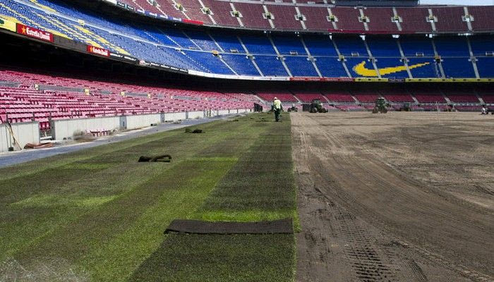 Οι παίκτες απαίτησαν και πέτυχαν αλλαγή χλοοτάπητα στο “Καμπ Νου”