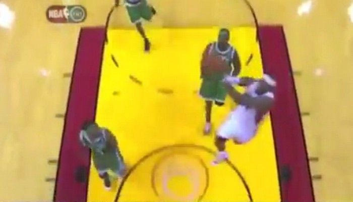 Φανταστικό alley oop του ΛεΜπρόν