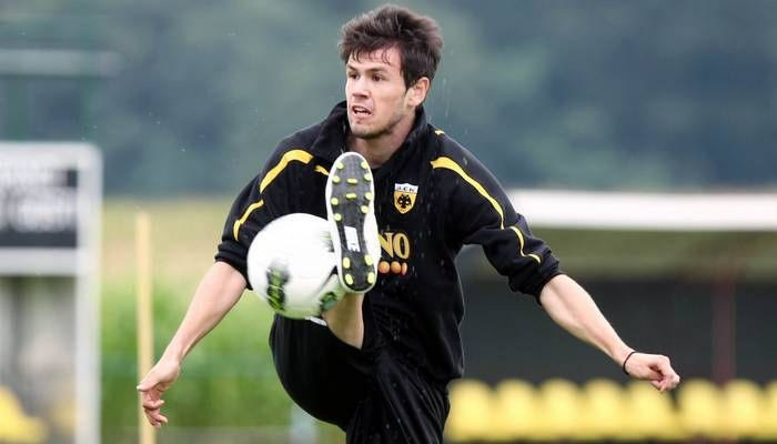 Μπουγαΐδης: “Ο Κωστένογλου παίρνει το 100% από τους παίκτες”