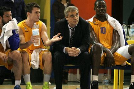 Πεδουλάκης: “Οι ξένοι μας δεν έχουν να φάνε”