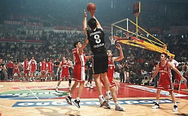 Πέτζα Στογιάκοβιτς: Καριέρα για φίλημα