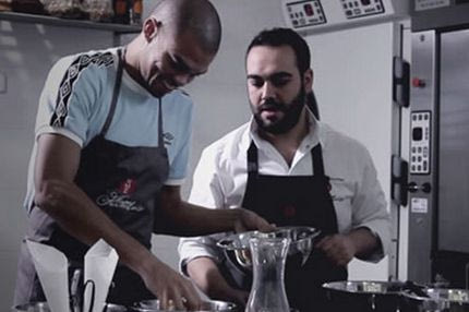 Πέπε: “Πλάθω κουλουράκια”…