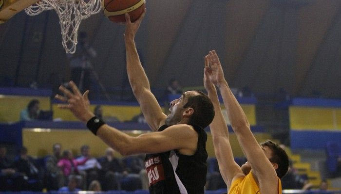 Καλαμπόκης: “Εμείς δεν είμαστε καλοί σε άλλου είδους σπορ”. Πεδουλάκης: “Πατούσαμε καλύτερα”