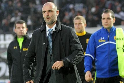 Πρόμπιερζ: “Στην Ελλάδα, η διαδρομή από τη λατρεία στο μίσος είναι πολύ σύντομη”