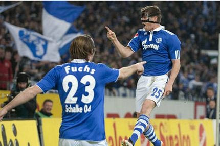 15η αγ.: Πλησίασε στη 2η θέση η Σάλκε