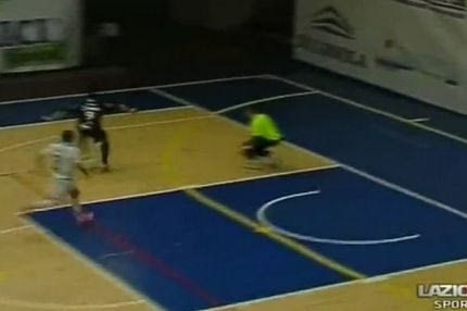 Γκολ ποίημα με το τακουνάκι