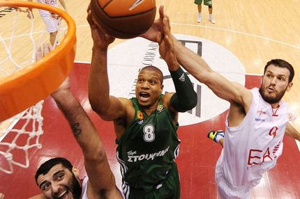 “Πέταξε” με τρεις ώρες καθυστέρηση