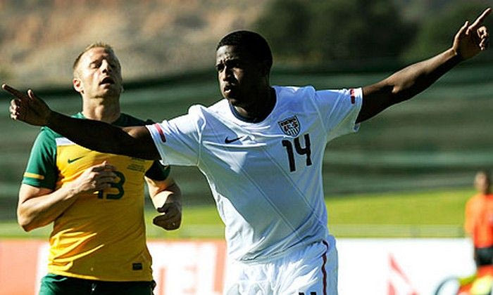 Δυσκολεύει για τον Βέλλιο. Ο Μόγιες δοκιμάζει τον επιθετικό Μπαμπλ