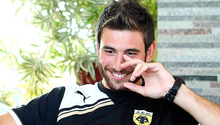 Μένει ο Καράμπελας: “Ελπίζω για πολλά χρόνια”