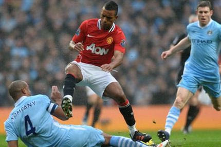 Ο Κομπανί φοβάται “κύμα” κόκκινων καρτών